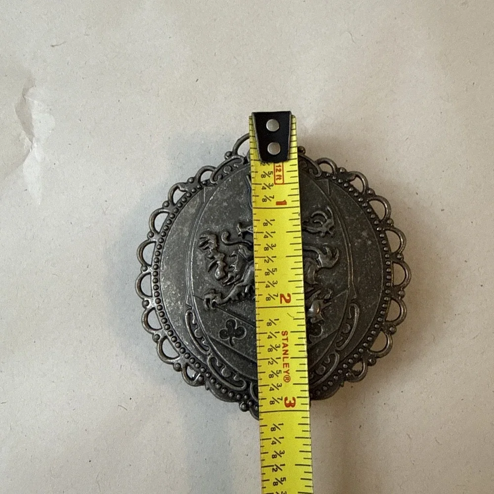 Twilight Saga Cullen Family Crest Belt Buckle Summit Entertainment Pewter Tone